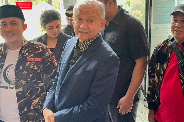 Wakil Ketua MUI Anwar Abbas tiba di Pengadilan Tipikor Jakarta Pusat sebagai saksi a de charge (saksi meringankan) terdakwa Mantan Menteri Agama Yaqut Cholil Qoumas terkait perkara dugaan korupsi kuota haji tambahan, Kamis (29/10/2026). Foto: Kevin Daniel/kumparan