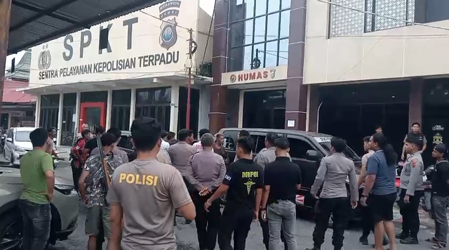 Polres Merangin digeruduk sejumlah orang pada Kamis (29/10/2026). Foto: Dok. Istimewa