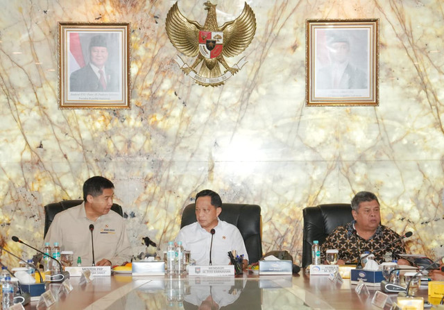 Mendagri Tito Karnavian dorong Pemda Papua Pegunungan laksanakan program pembangunan perumahan masyarakat sesuai ketentuan usai berkoordinasi dengan Kementerian PKP, Kemenkeu, dan BPKP di Jakarta, Rabu (28/10/2026). Foto: Kemendagri RI