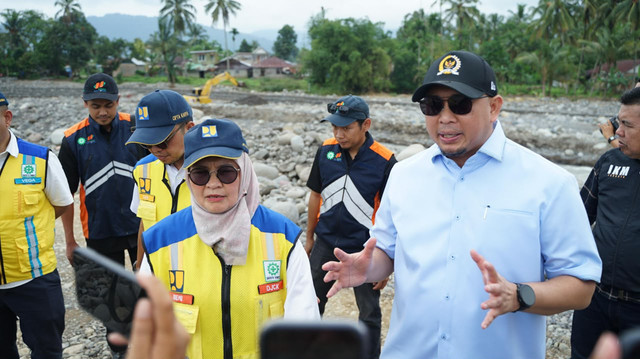 Wakil Ketua Komisi VI DPR RI dari Fraksi Gerindra, Andre Rosiade, memastikan pemulihan layanan air bersih di Kota Padang terus berjalan berkat dukungan pemerintah Presiden Prabowo Subianto melalui Kementerian Pekerjaan Umum (PU).  Foto: Dok. Istimewa