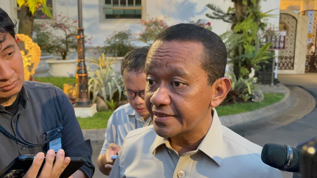Menteri Koordinator Hilirisasi dan Transisi Energi sekaligus Menteri ESDM Bahlil Lahadalia di Kompleks Istana Kepresidenan, Jakarta, Kamis (29/10/1026). Foto: Zamachsyari/kumparan