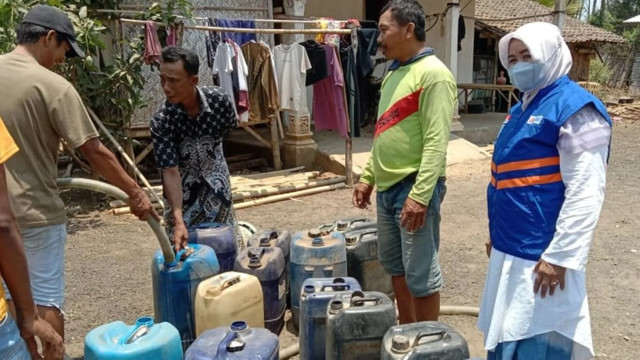 DT Peduli Malang Distribusikan Bantuan Air Bersih sebanyak 6.000 Liter untuk Warga Desa Bulujaran Kidul (Sumber: DT Peduli)