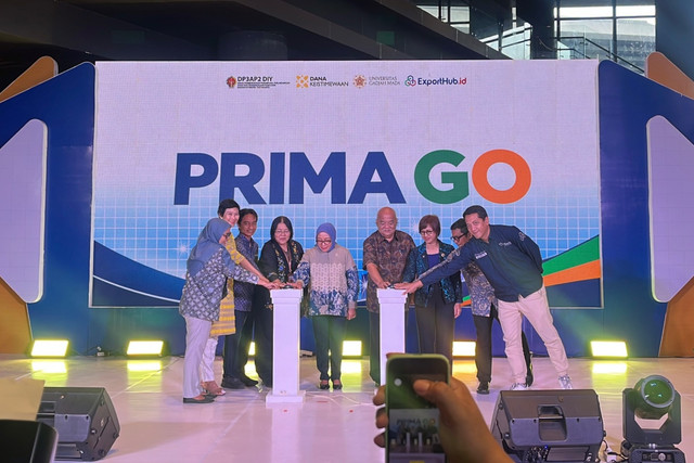 Peluncuran layanan Digital Market Hub PRIMA GO oleh DP3AP2 DIY di GIK UGM, Kamis (29/10). Foto: Pandangan Jogja/Tannayu Hangno