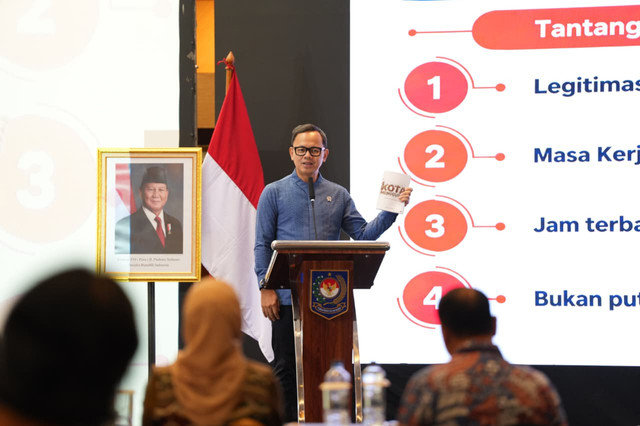 Kementerian Dalam Negeri (Kemendagri) meluncurkan buku "Menjaga Roda Pemerintahan di Masa Transisi" pada Kamis (29/10/2026) di Hotel Aryaduta Menteng, Jakarta. Foto: Kemendagri RI