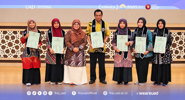 Pelepasan calon wisudawan FKIP Universitas Ahmad Dahlan (UAD) tahun 2026-2027 (Foto. FKIP UAD)