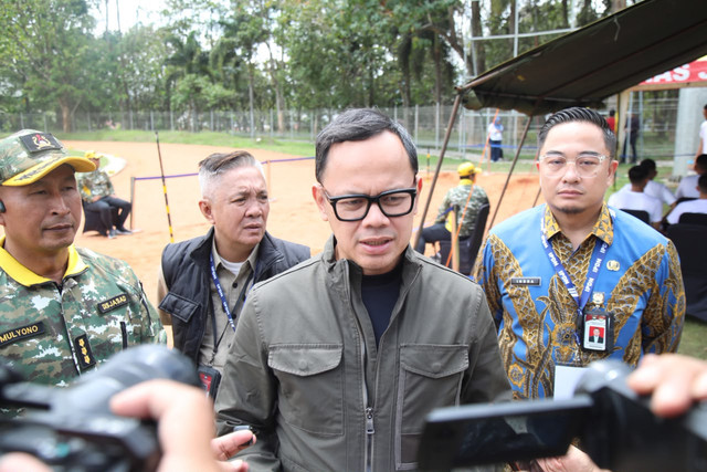 Wamendagri Bima Arya di Sumedang, Jumat (30/10/2026). Foto: Dok. Kemendagri