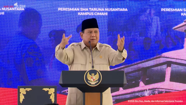 Presiden Prabowo Subianto berpidato saat Peresmian SMA Taruna Nusantara Kampus Cimahi yang berlokasi di Kota Cimahi, Provinsi Jawa Barat, pada Jumat (30/10/2026). Foto: YouTube/ Sekretariat Presiden