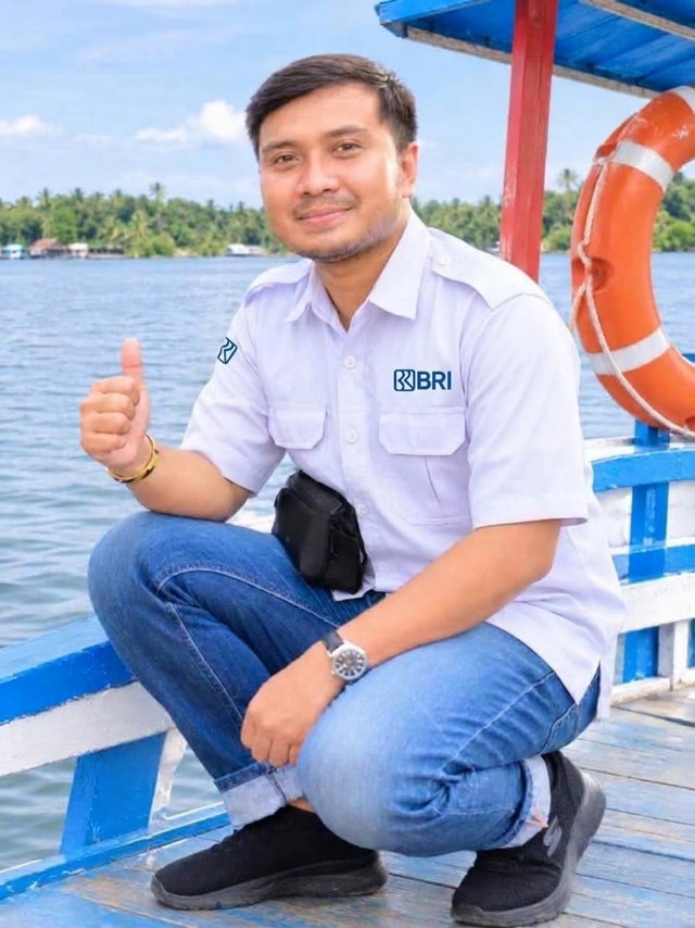 Dedikasi seorang Mantri BRI, Randy.