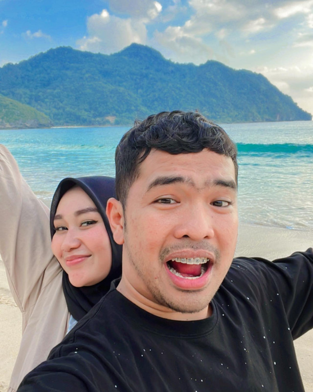 Putra Siregar bersama istrinya, Septia. Foto: Instagram/@septiasiregar17