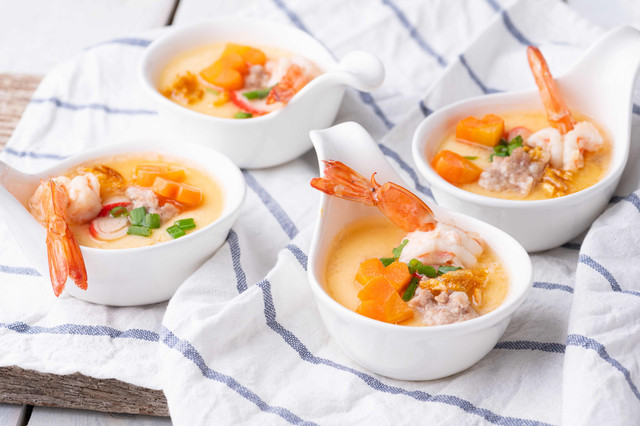 Udang Telur Kukus. Foto: Regreto/Shutterstock