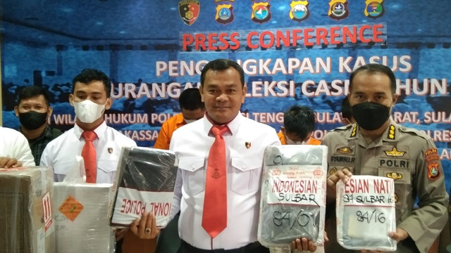 Polda Sulbar merilis kasus kecurangan dalam seleksi CPNS 2021. Foto: Awal Dion/SulbarKini