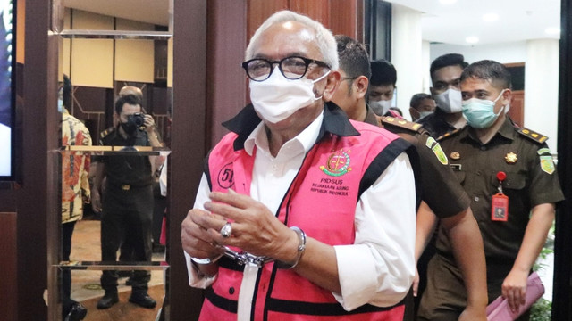 Tersangka kasus ekspor minyak goreng ditahan Kejagung, Selasa (19/4/2022). Foto: Kejagung