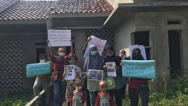 Perumahan di Depok yang ditinggal kabur pengembang. 
 Foto: Muhammad Darisman/kumparan