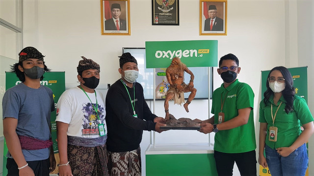Panitia Lomba Ogoh-ogoh bersama perwakilan pihak Oxygen.id - IST