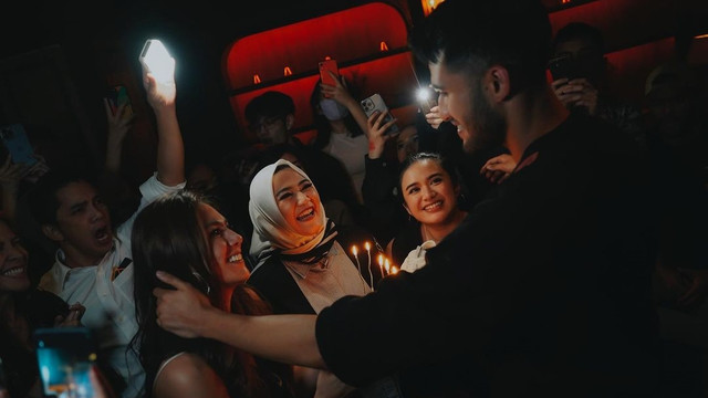 Sabda Ahessa dan Wulan Guritno. Foto: Instagram/@sadhenna