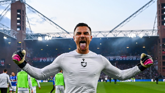 Kiper Sampdoria Emil Audero berselebrasi usai pertandingan melawan Genoa CFC di Stadio Luigi Ferraris, di Genoa, Italia, Sabtu (30/4/2022). Foto: Getty Images