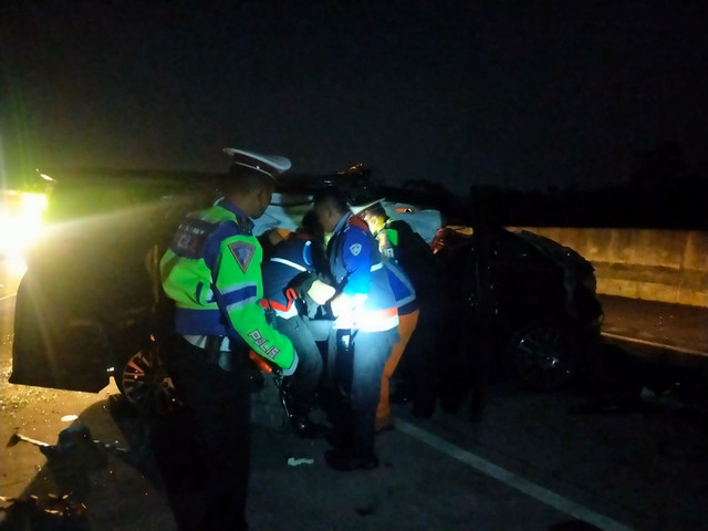 Rombongan grup musik Debu alami kecelakaan di Tol Probolinggo. Foto: Dok. Istimewa