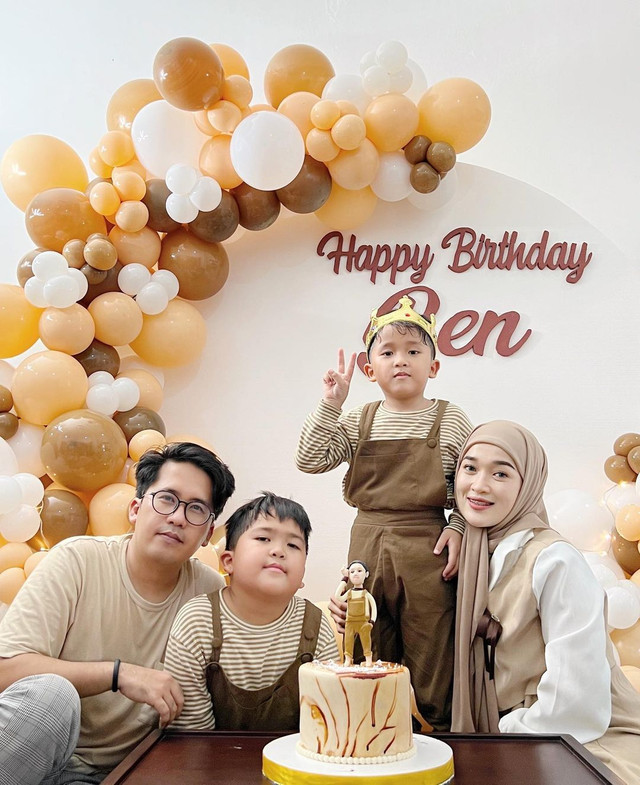 Ririe Fairus Ayus Sabyan rayakan ultah anak bersama. Foto: Instagram/@ririe_fairus
