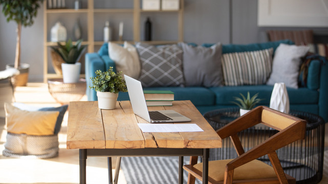 Ilustrasi furniture kayu yang dibuat sendiri. Foto: Shutterstock