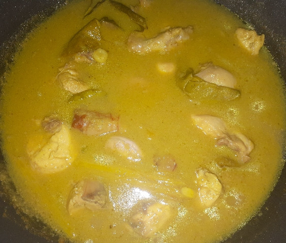 F﻿oto Opor Ayam oleh: Warti
