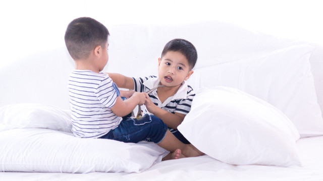 Ilustrasi tahap perkembangan anak laki-laki. Foto: Shutterstock