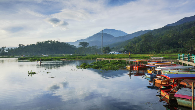 Danau Rawa Pening di Semarang. Foto: Galih Yoga Wicaksono/Shutterstock