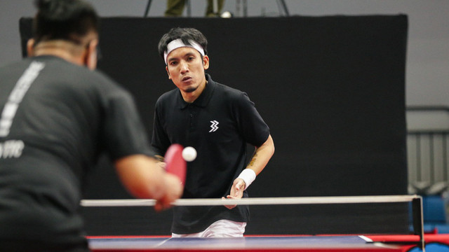 Pertandingan pingpng Abdel vs Desta. Foto: Dok. VinDes Media