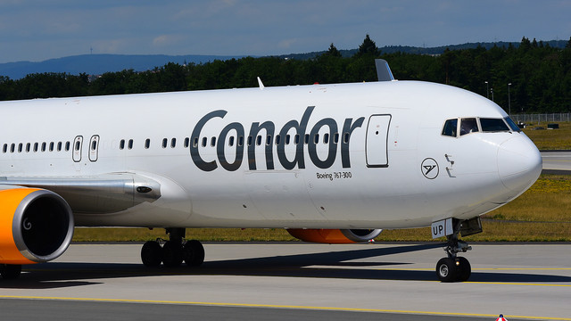 Maskapai penerbangan asal Jerman, Condor luncurkan livery unik mirip permen. Foto: Vytautas Kielaitis/Shutterstock