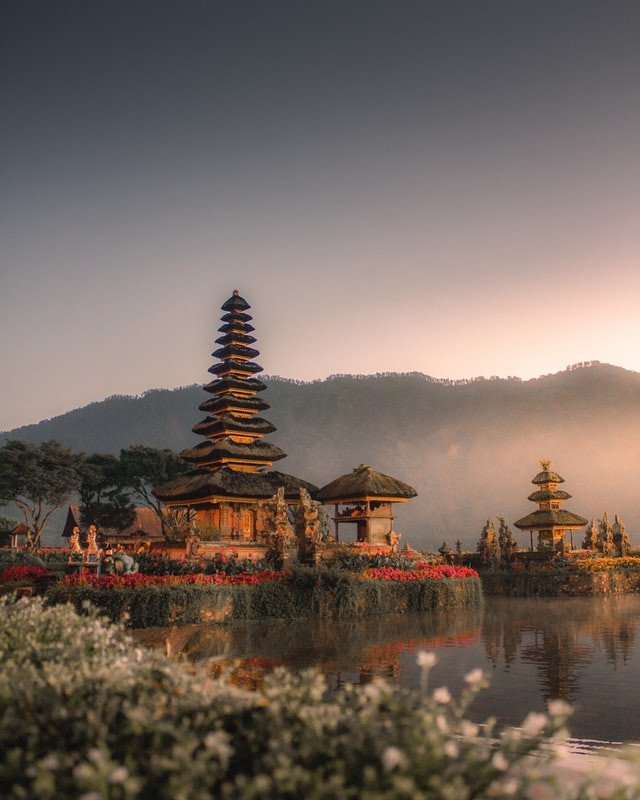 illustrasi pengertian catur asrama. sumber:unsplash.com/dika pebriyanta