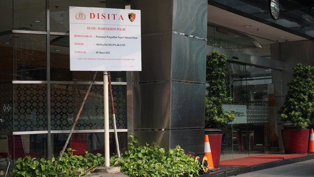 Bareskrim Polri menggelar konpers terkait kasus Koperasi Simpan Pinjam Indosurya Cipta di Halaman Gedung SME Tower Indonesia, Jl. M.H. Thamrin, Jakarta, Kamis (10/3/2022). Foto: Jamal Ramadhan/kumparan