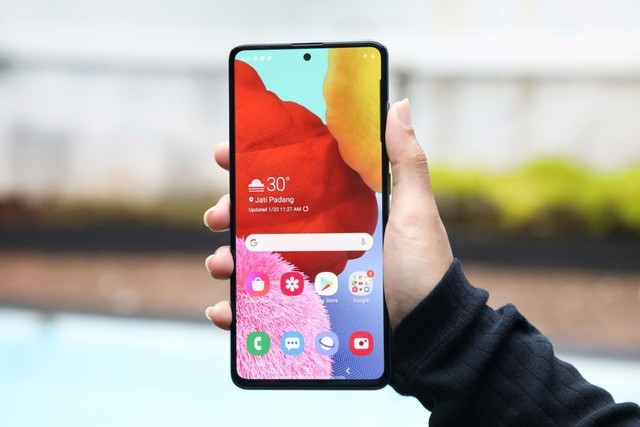 Ponsel Samsung. Foto: Faisal Rahman/Kumparan