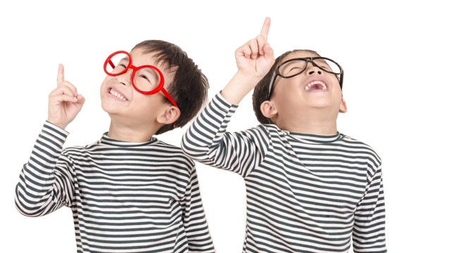 Ilustrasi anak kembar. Foto: FrankyLiu/shutterstock