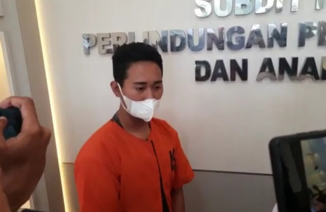 Pelaku MF saat diamankan di Mapolda Sumsel. (ist)