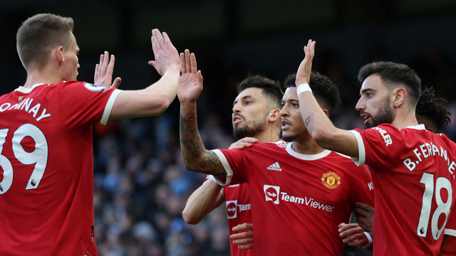 Selebrasi pemain Manchester United saat melawan Manchester City pada pertandingan Liga Inggris di Stadion Etihad, Manchester, Inggris. Foto: Carl Recine/Reuters