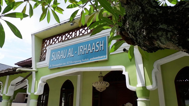SURAU AL-IRHAASH, surau tertua di Pekanbaru dibangun pada tahun 1925. Dulu musalla ini pernah jadi markas tentara Islam, Fisabillah.