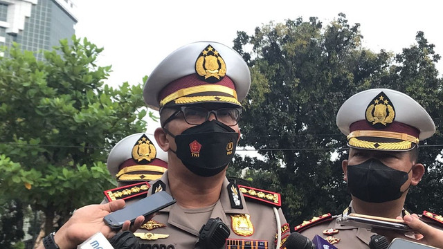 Dirlantas Polda Metro Jaya Kombes Pol Sambodo Purnomo Yudo di Kawasan Monumen Nasional (Monas), Jakarta, Senin (11/4/2022).
Foto: Hedi/kumparan
