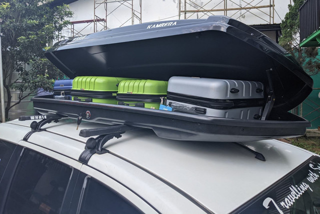 Contoh pengaplikasian roofbox dan roofrail pada mobil. Foto: Sena Pratama/kumparan