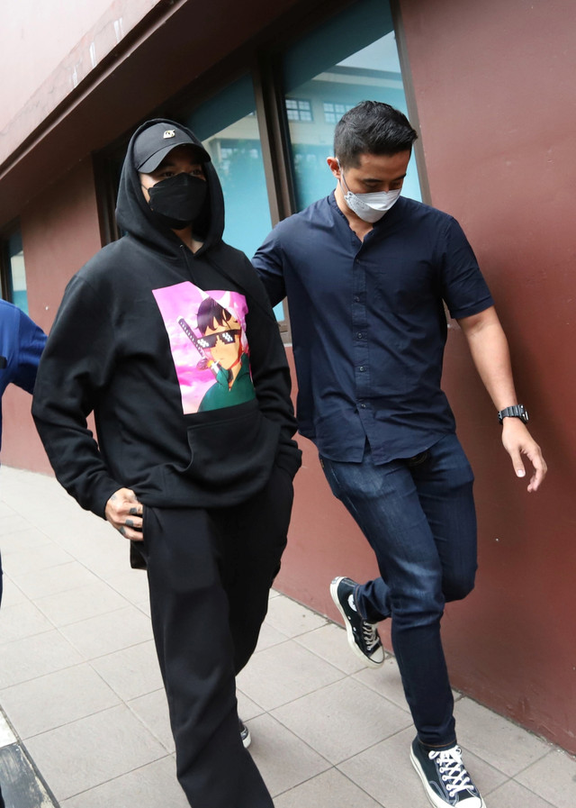 Youtuber Reza Arap memenuhi panggilan sebagai saksi terkait kasus trading Quotex tersangka Doni Salmanan di Bareskrim Mabes Polri, Jakarta, Kamis, (17/3/2022). Foto: Agus Apriyanto