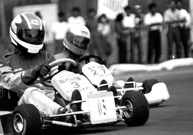 Babak penyisihan heat I intercon A yunior Indonesia Kart Race 93, di silang Monas Jakarta, Minggu (16/5/1993). Foto: ANTARA/SDF12/PF01/ss/hp/93