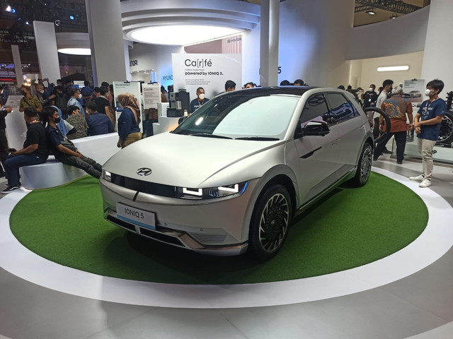 Hyundai IONIQ 5 meluncur di Indonesia International Motor Show (IIMS) Hybrid 2022.  Foto: Muhammad Ikbal/kumparan