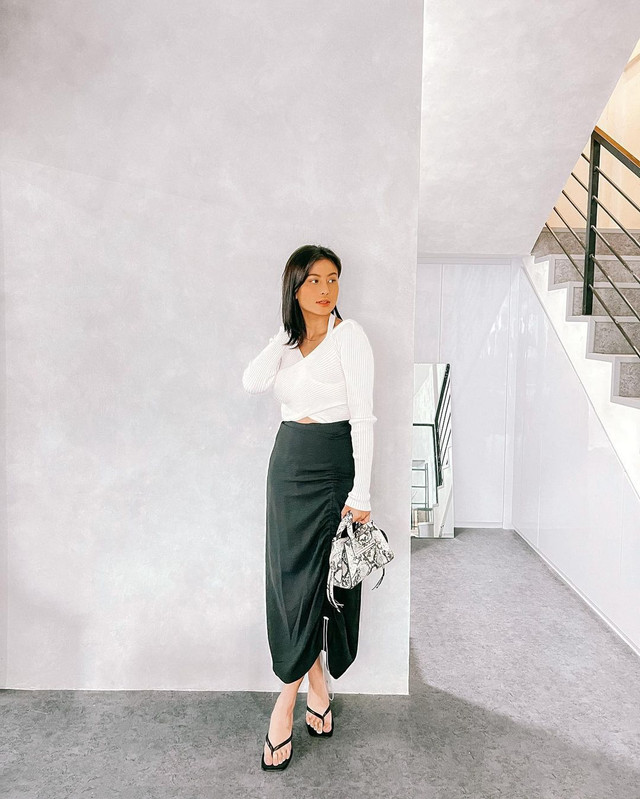 Potret terbaru Awkarin usai dikabarkan batal nikah dengan Gangga Kusuma. Foto: Instagram/@awkarin