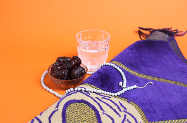 Ilustrasi menjalankan ibadah puasa di bulan Ramadhan. Foto: unsplash.com/rauf_alvi2001