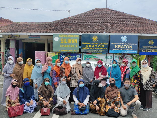 Dosen UMY Kembangkan Literasi Keuangan Ibu Rumah Tangga