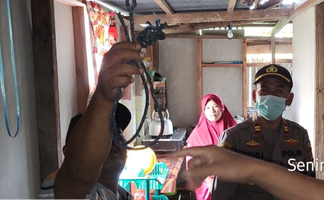 Tali yang digunakan RA untuk bunuh diri. (Foto: Istimewa)