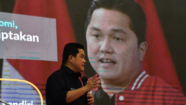 Menteri BUMN Erick Thohir memberikan kuliah umum di Universitas Islam Darul Ulum, Lamongan, Jawa Timur, Sabtu (9/4/2022). Foto: Zabur Karuru/ANTARA FOTO