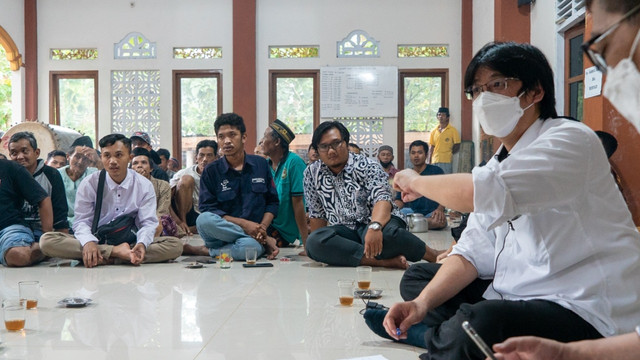 Tim Kantor Staf Presiden Menemui warga Desa Wadas Kecamatan Bener,  Purworejo, Jawa Tengah, Minggu (13/2). Foto: Kantor Staf Presiden