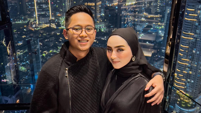 Doni Salmanan bersama istrinya, Dinan Fajrina. Foto: Instagram/@dinanfajrina