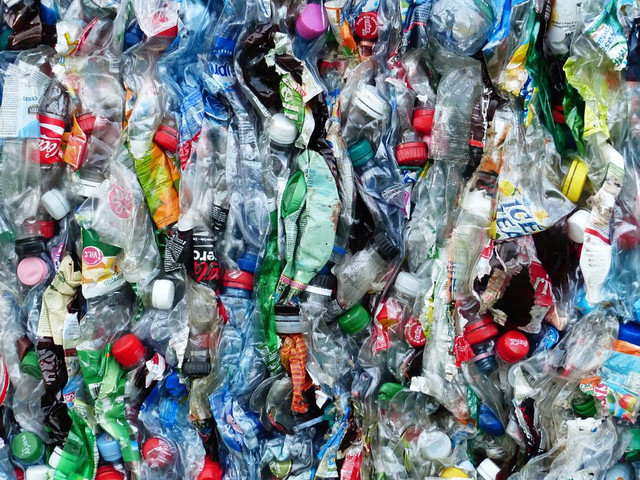 Sampah Plastk. (Foto: Hans by https://pixabay.com)