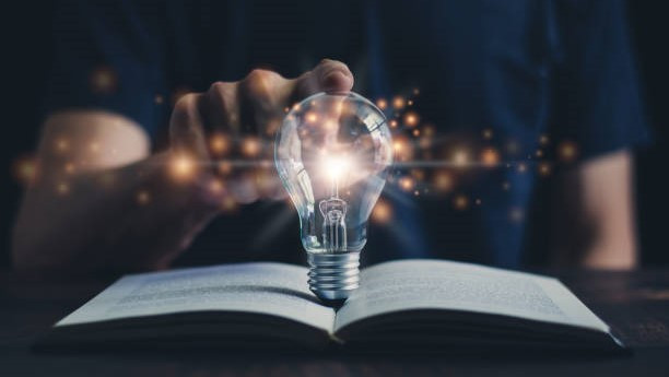 Ilustrasi buku sumber. (pixabay.com)