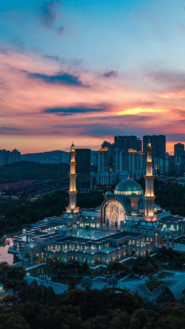 Kata-Kata Hari Raya Idul Fitri, Foto : Unsplash/Fahrul Azmi